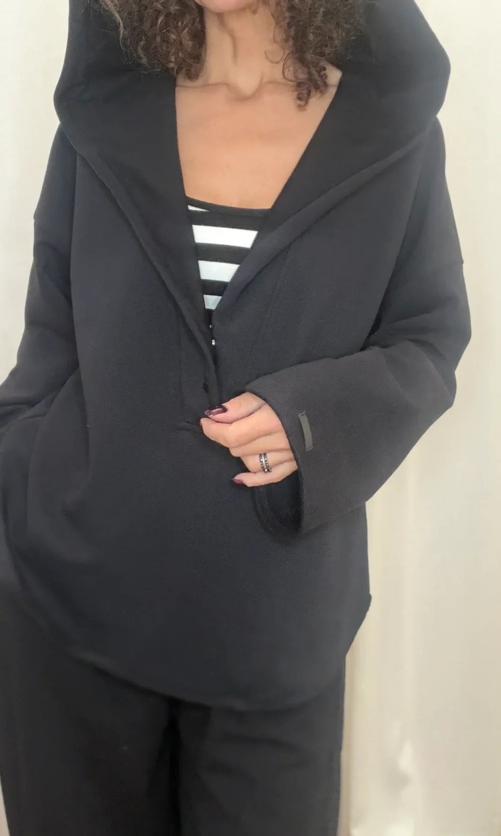 Sweatshirt mit großer Kapuze, schwarz