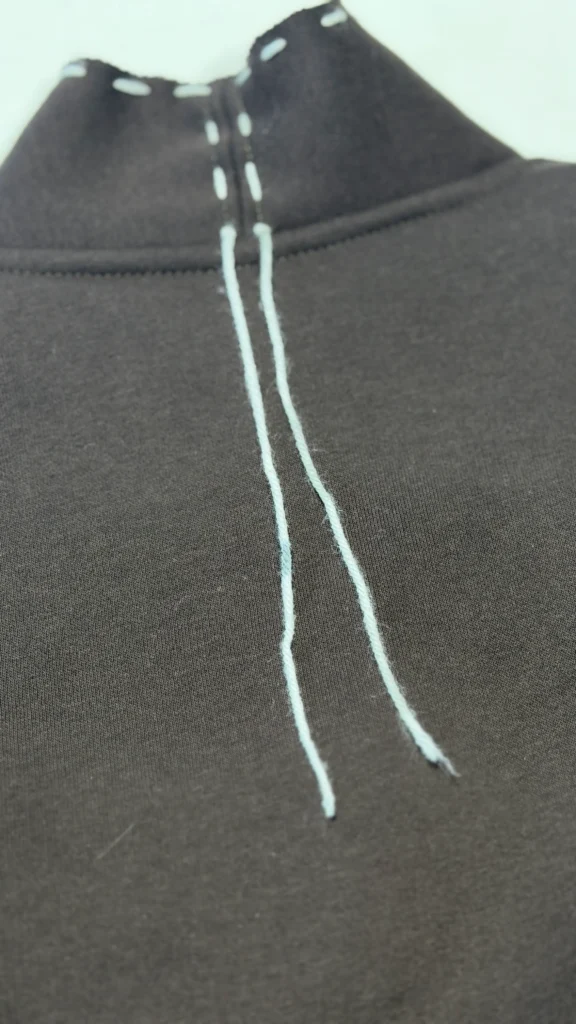 Bluza z przeszyciami półgolf